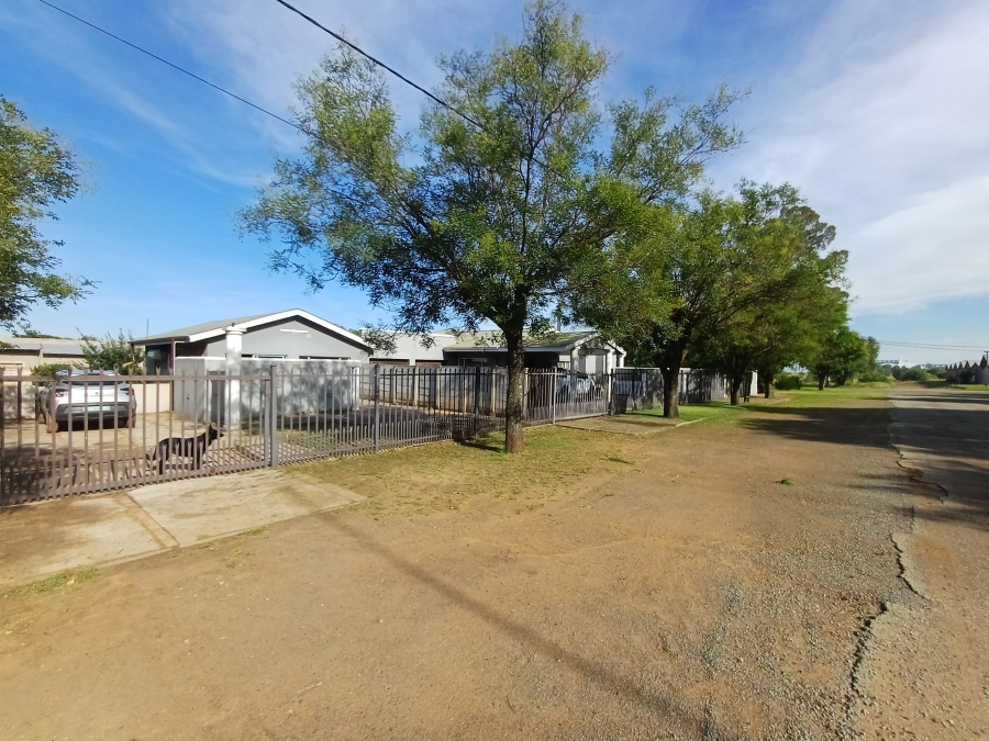 6 Bedroom Property for Sale in Wesselsbron Free State